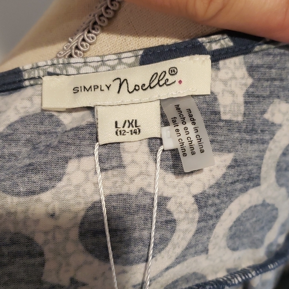 𝅺NWT SIMPLY NOELLE 'C' Printed Tunic - Picture 5 of 6